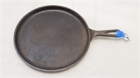 Lodge cast iron frying pan