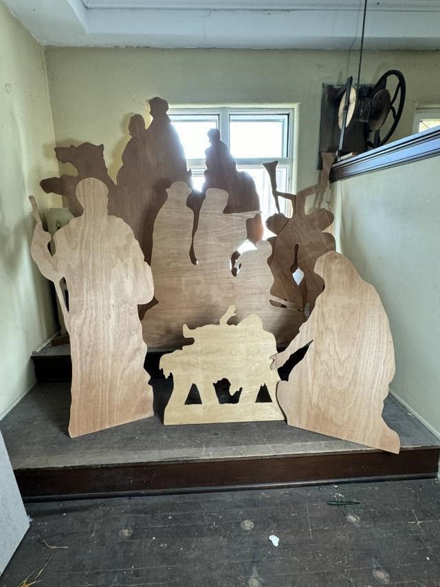 Wood Cut-Out Nativity Scene 2-6ft Tall, have prop