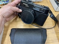 VINTAGE YASHIKA MG-1 35MM FILM CAMERA