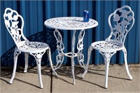 Case Metal Bistro Table w 2 Chairs White