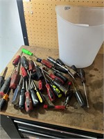 Lot assorted screwdrivers