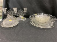 8 Pieces of Iris Pattern Glassware