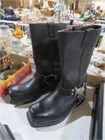 PAIR OF HARLEY DAVIDSON BOOTS SIZE 9M NEVER WORN