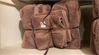 5 Towel Bundle and 1 hand towel.