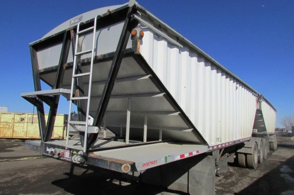 2013 Doepker Super B 28Ft Lead Grain Trailer Bank