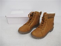 Women's Size 9 (40 Euro) Snow Boots, Brown