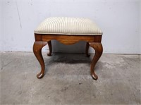 Ottoman w/ Queen Anne Legs