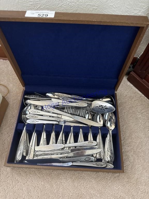 BOX WITH SILVERWARE, DELUXE STAINLESS ONEIDA,