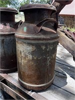 Antique 5 gallon milk urn with lid.