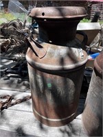 Antique metal milk urn with lid 5 gallon.