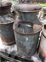 Antique 5 gallon metal milk urn with lid