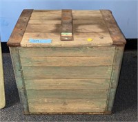 WOODEN METAL LINED ICE CHEST