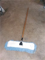 Large Push Broom; Blue
