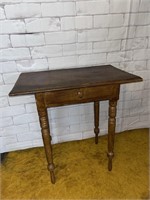 SMALL ANTIQUE ONE DRAWER TABLE