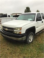 V02167090 '06 CHEVY 2500 HD-Runs Rough