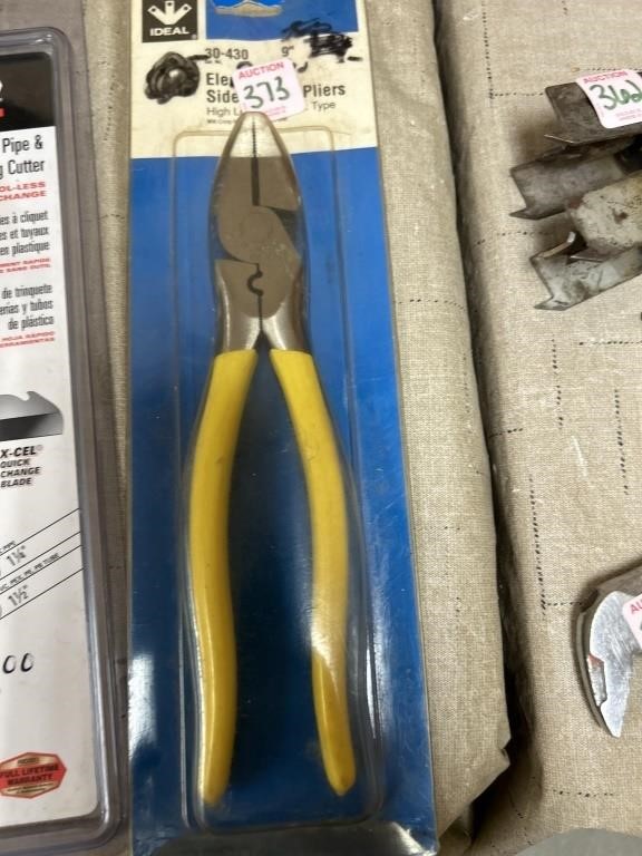 Pliers