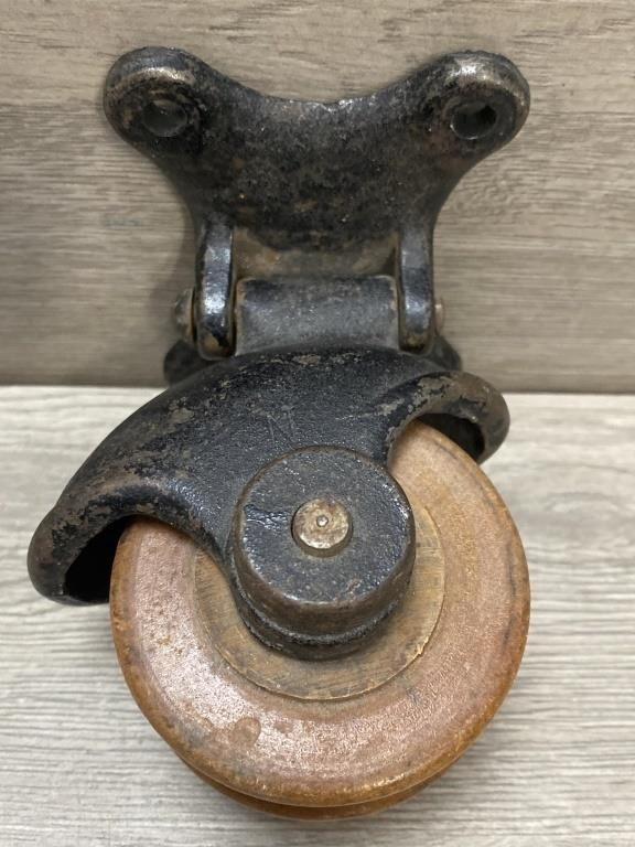 Wood & Cast Iron Pulley