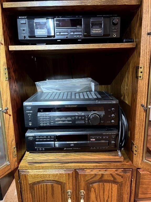 Sony Stereo System with Sanyo Speakers