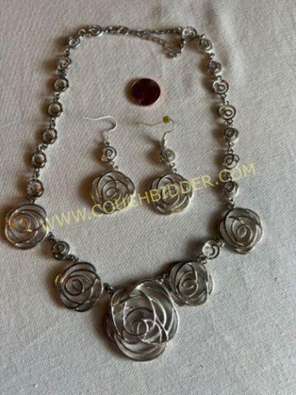 Open rose jewelry set