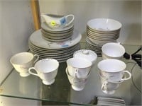 APPROX 42 PIECES OF "SOLOTAIRE" CHINA