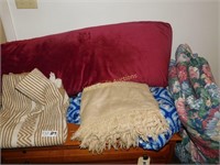 Blanket Lot of 4 and 1 Body Pillow