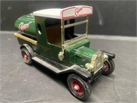 1/32 scale Y3 1912 Ford Model T Castrol Tanker.