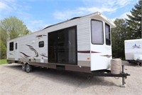 2013 Coachmen Catalina 39FLFB Park Model 5ZT2CA4B2