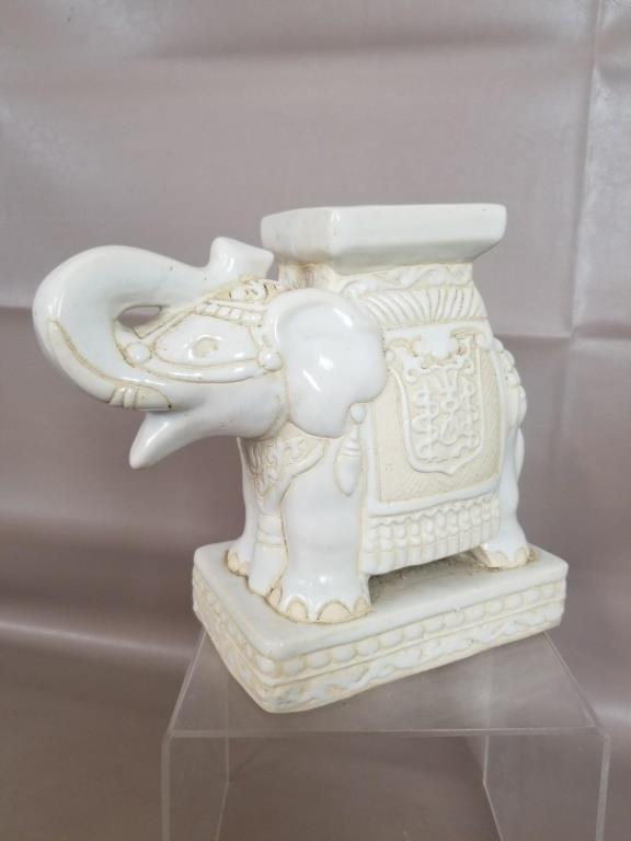 Vtg White Ceramic Lucky Elephant Plant Stands