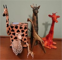 COLLECTION OF GIRAFFE FIGURINES, PLATE, PRINT,