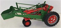 Ertl Farmall F20 w/JD Repaint Loader, 1/16