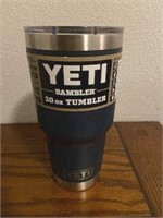 YETI 30 OZ TUMBLER WITH MEGASLIDER LID- NAVY