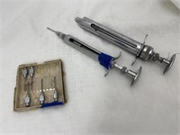 2 Vet Syringes w/Extra Needles