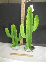 2 metal solar cactus