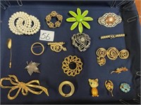 19 Various pins, broaches