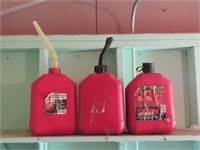 (3)Fuel cans.