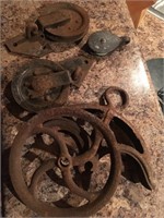 LOT OF ANTIQUE PULLEYS/PARTS