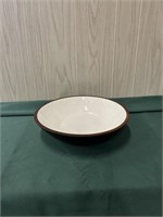 Contemporary Shallow Bowl in Cream Lacquer