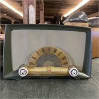 Antique TrueTone SuperHeterOdyne Radio