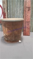 Wood bucket w/ lid