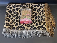 Punch Studio Cheetah Stationary Set & Blanket
