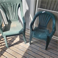 4 Plastic Patio Chairs & Folding Lawn Chair