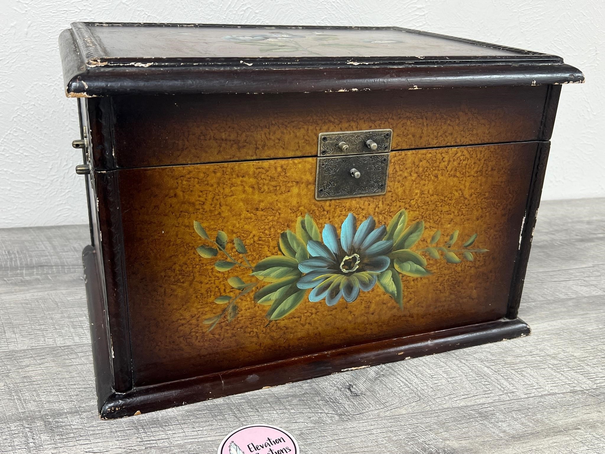 17” Vintage hinged wooden box with wear