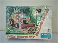 Ertl JD 310 Backhoe Loader Model Kit NIB 1/25