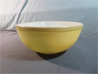 10" Pyrex Yellow Mixing Bowl