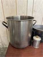2 Vintage Stock Pots, Coffee & Creamer Pot & Pot