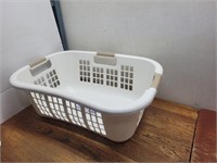 Gracious Living Laundry Basket@25.5Lx17.5Wx9.5inH