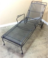 WROUGHT IRON PATIO LOUNGE CHAIR