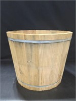 Durabase cedar barrel planter 19" w x 15"h