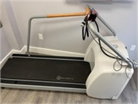 GE SERIES 2000 TREADMILL WITH FULL HANDRAIL SET -