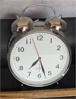 LARGE ALARM CLOCK-MISSING BATTERY COVER